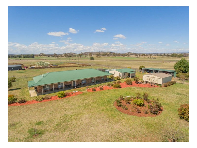 1 Yellowtail Court, Armidale NSW 2350