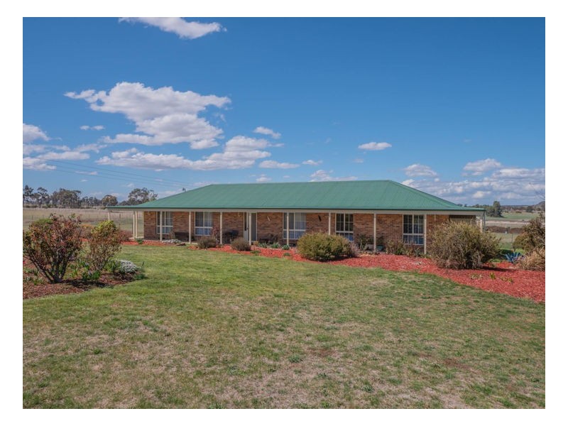 1 Yellowtail Court, Armidale NSW 2350