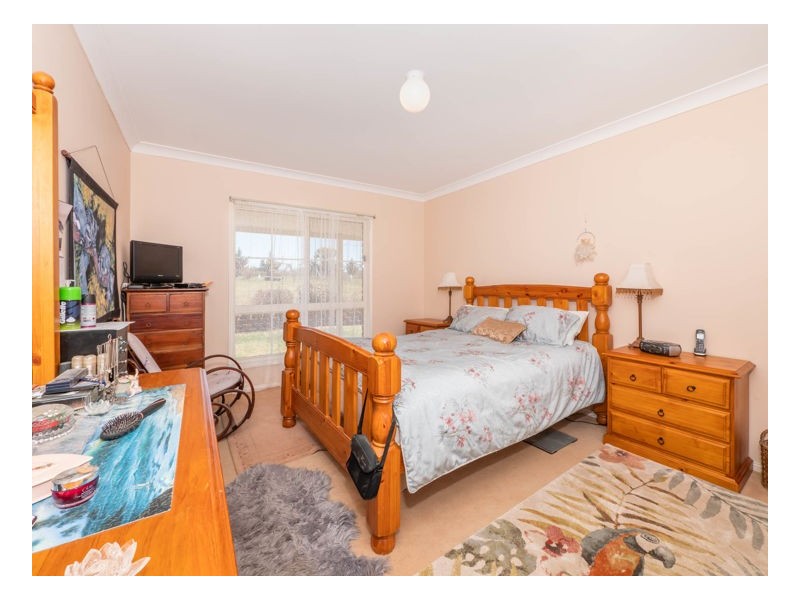 1 Yellowtail Court, Armidale NSW 2350