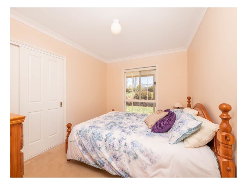 1 Yellowtail Court, Armidale NSW 2350