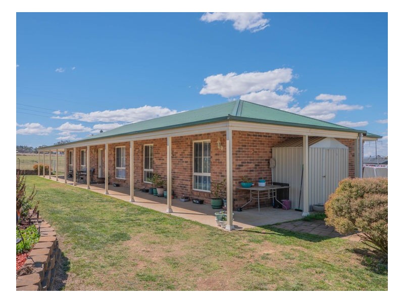1 Yellowtail Court, Armidale NSW 2350