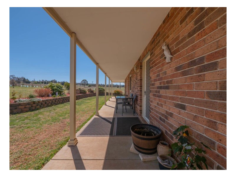 1 Yellowtail Court, Armidale NSW 2350
