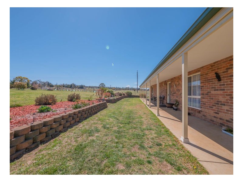 1 Yellowtail Court, Armidale NSW 2350