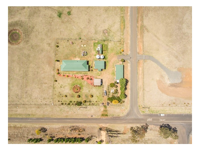 1 Yellowtail Court, Armidale NSW 2350