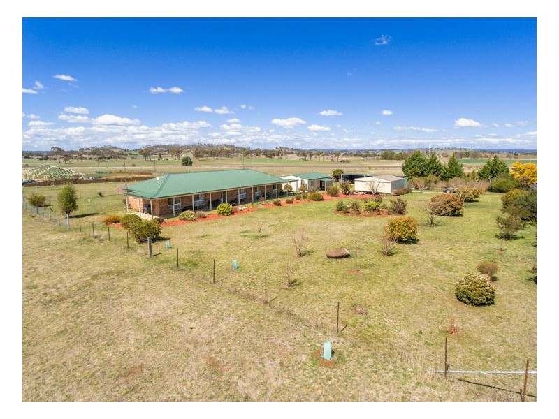 1 Yellowtail Court, Armidale NSW 2350
