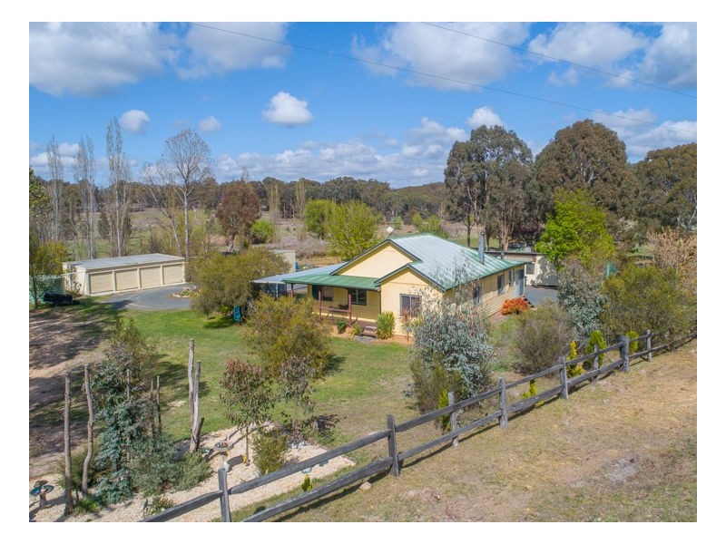 15 Moffatt Road, Armidale NSW 2350