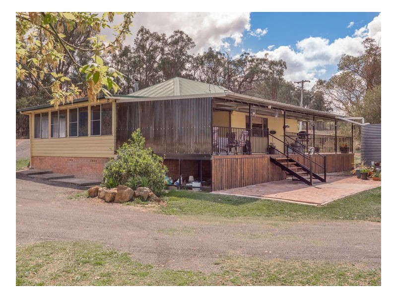 15 Moffatt Road, Armidale NSW 2350