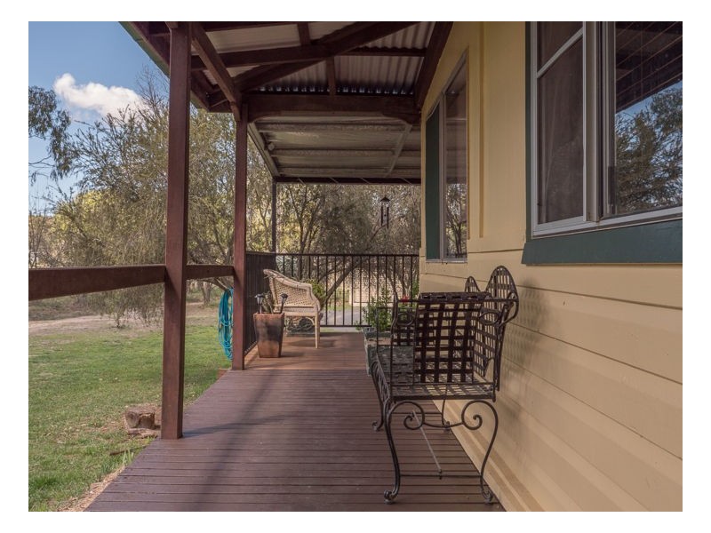 15 Moffatt Road, Armidale NSW 2350