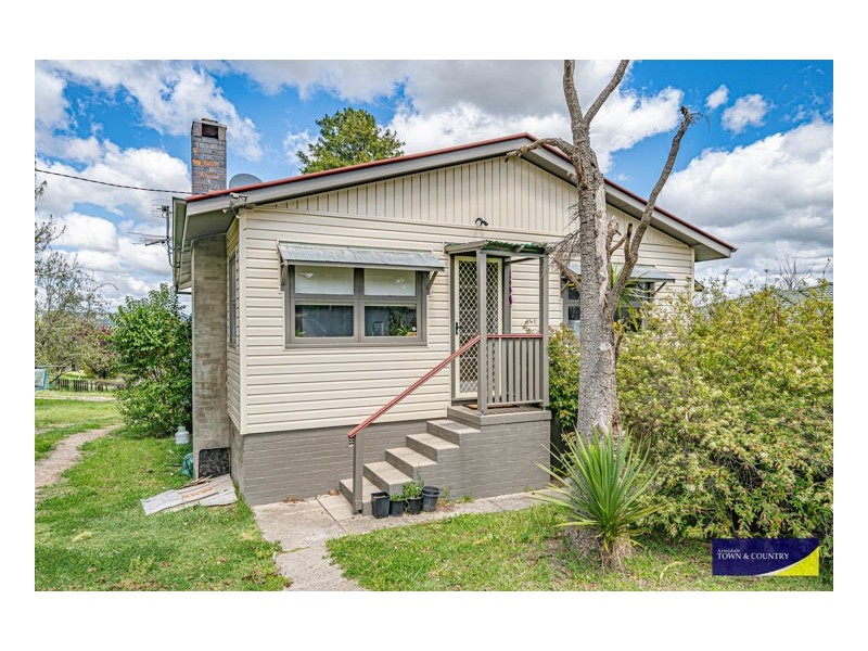218 Erskine Street, Armidale NSW 2350