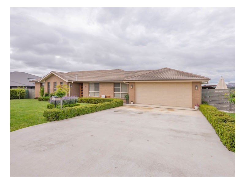 21 Netherton Park Avenue, Armidale NSW 2350