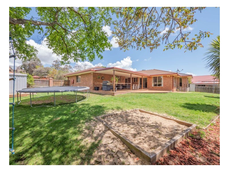 2 Kilkenny Close, Armidale NSW 2350