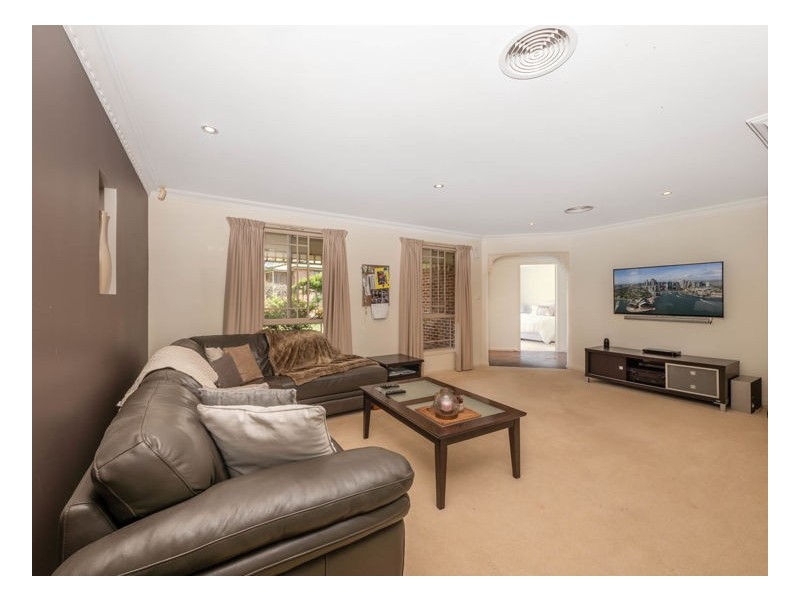 2 Kilkenny Close, Armidale NSW 2350