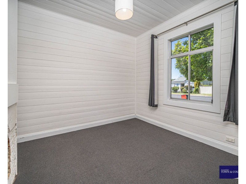 102 Niagara Street, Armidale NSW 2350