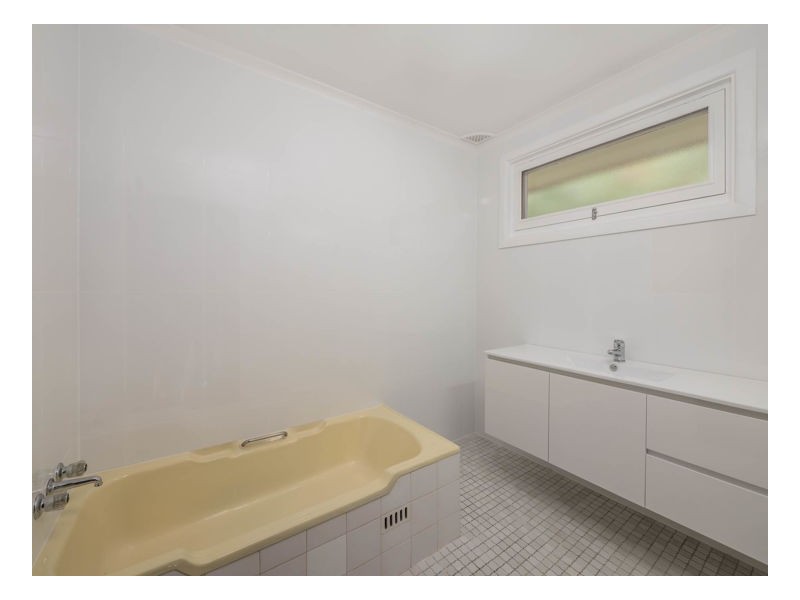 8 Catherine St, Armidale NSW 2350