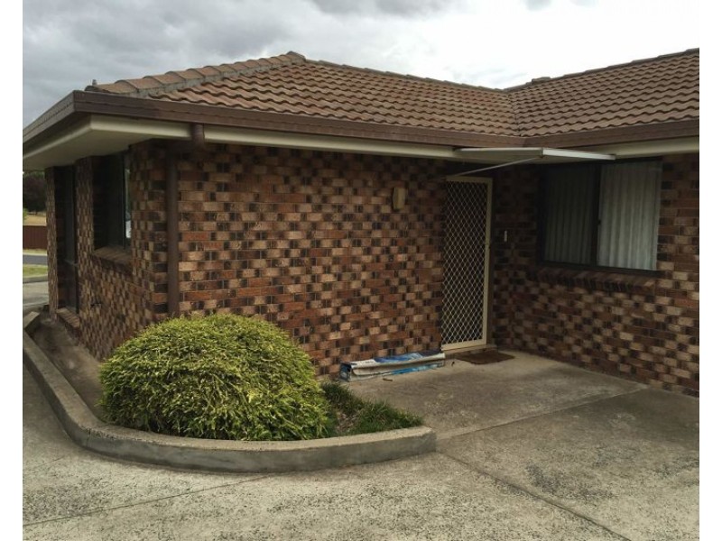 1/1 Verna Close, Armidale NSW 2350