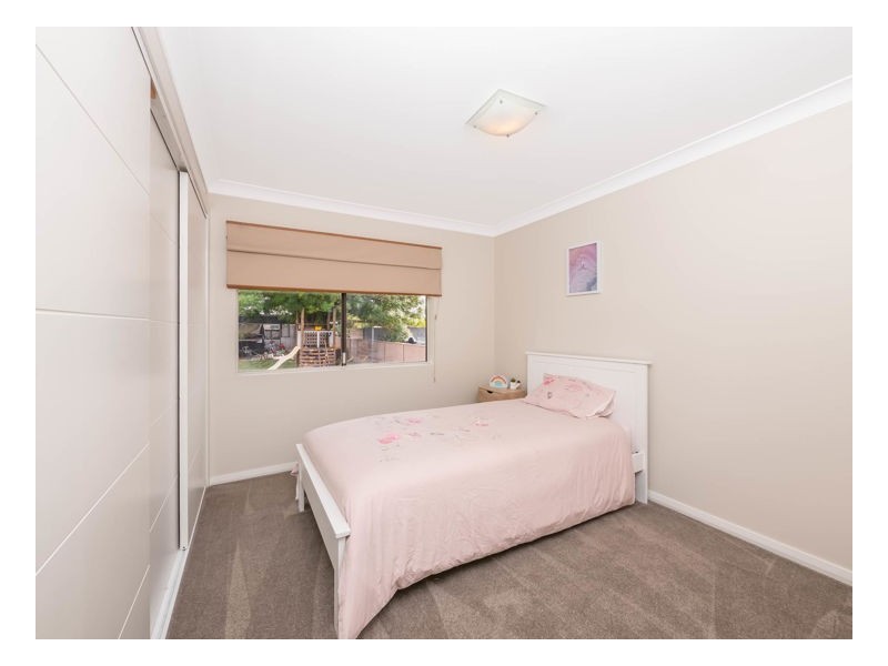 35 Rowan Avenue, Uralla NSW 2358