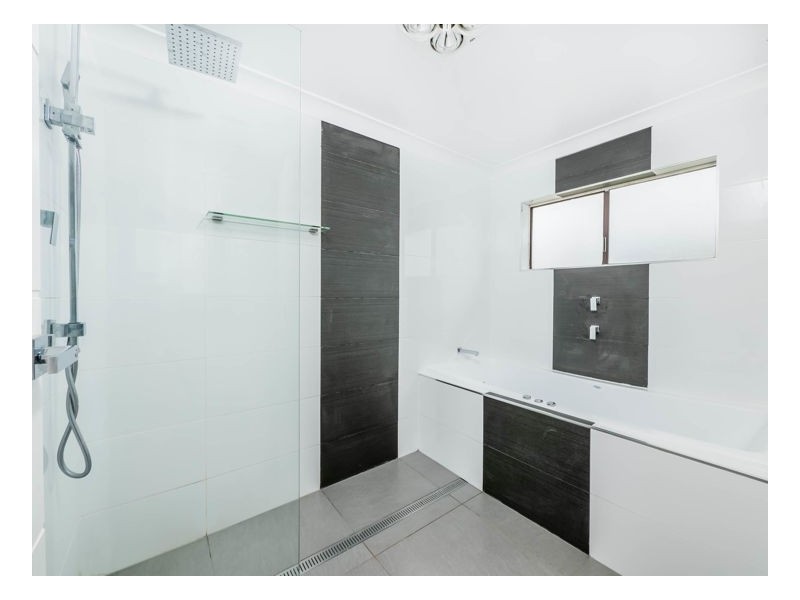 35 Rowan Avenue, Uralla NSW 2358