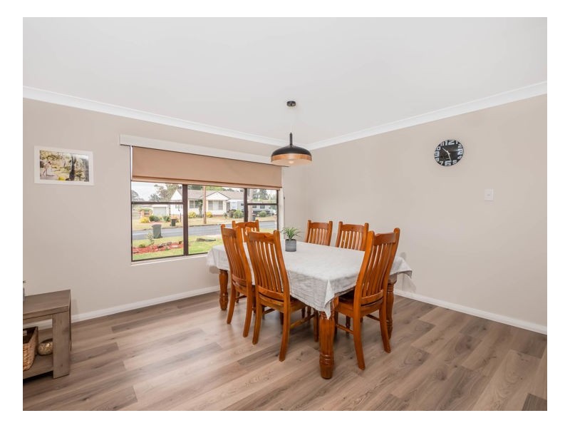 35 Rowan Avenue, Uralla NSW 2358