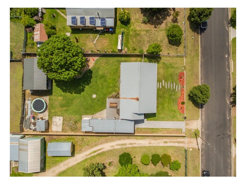 35 Rowan Avenue, Uralla NSW 2358