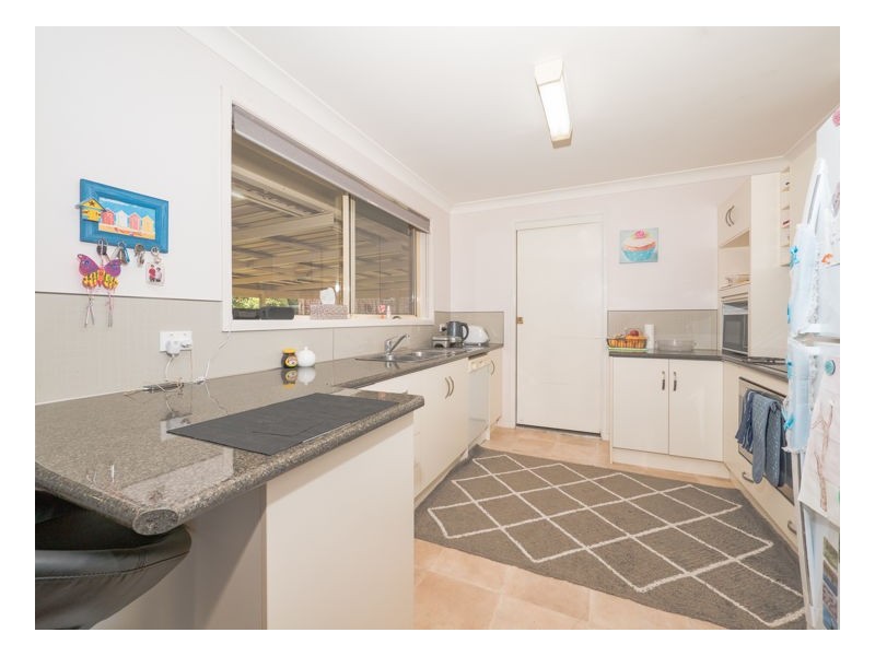 16 Ishbell Drive, Armidale NSW 2350