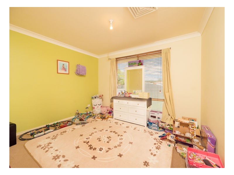 16 Ishbell Drive, Armidale NSW 2350