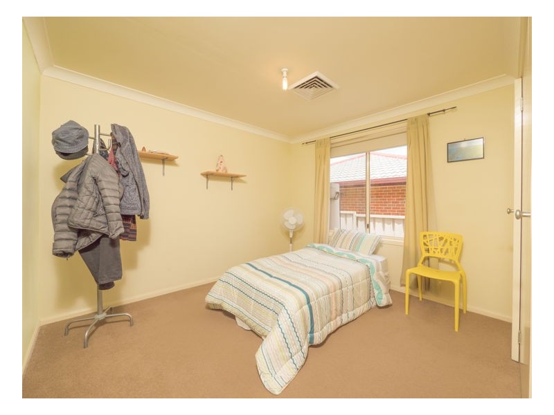 16 Ishbell Drive, Armidale NSW 2350