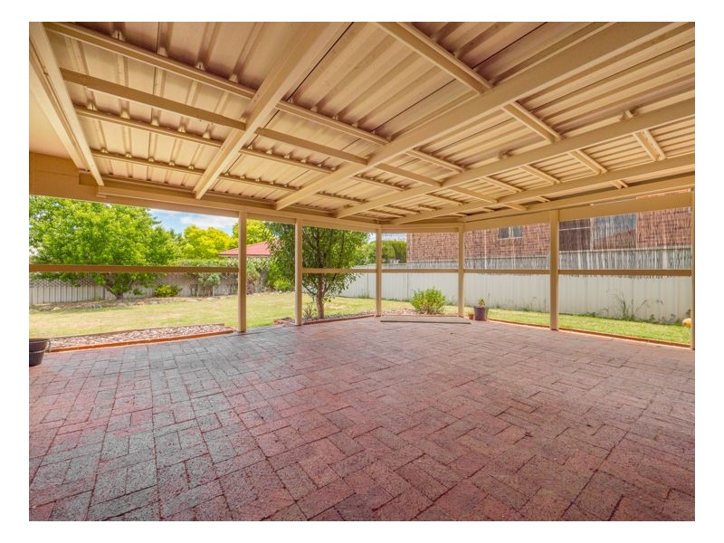 16 Ishbell Drive, Armidale NSW 2350