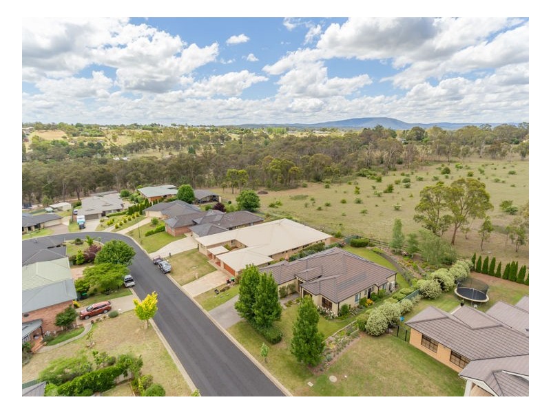 27 Norris Drive, Armidale NSW 2350