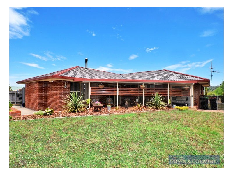 17 MacDonald Drive, Armidale NSW 2350