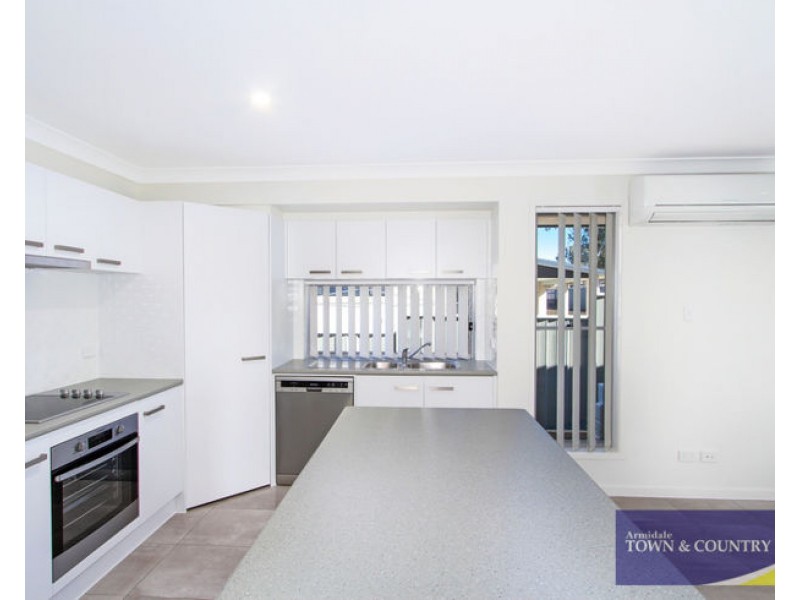 3/8 Peterson Drive, Armidale NSW 2350