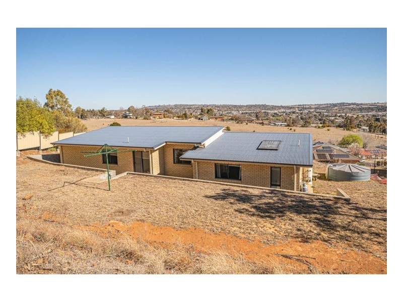71 Ash Tree Drive, Armidale NSW 2350