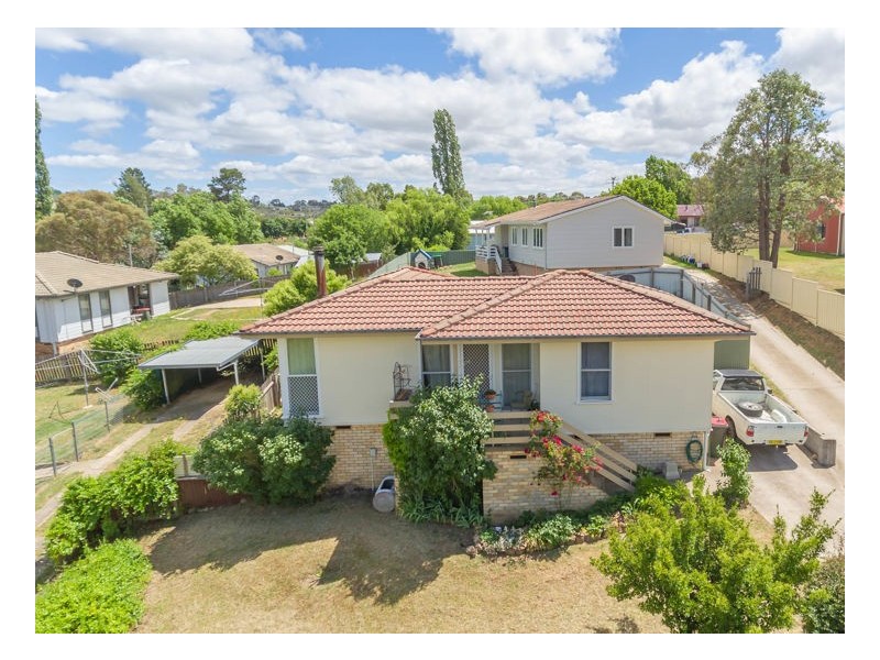 1 Herbert Lane, Armidale NSW 2350