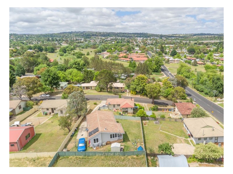 1 Herbert Lane, Armidale NSW 2350