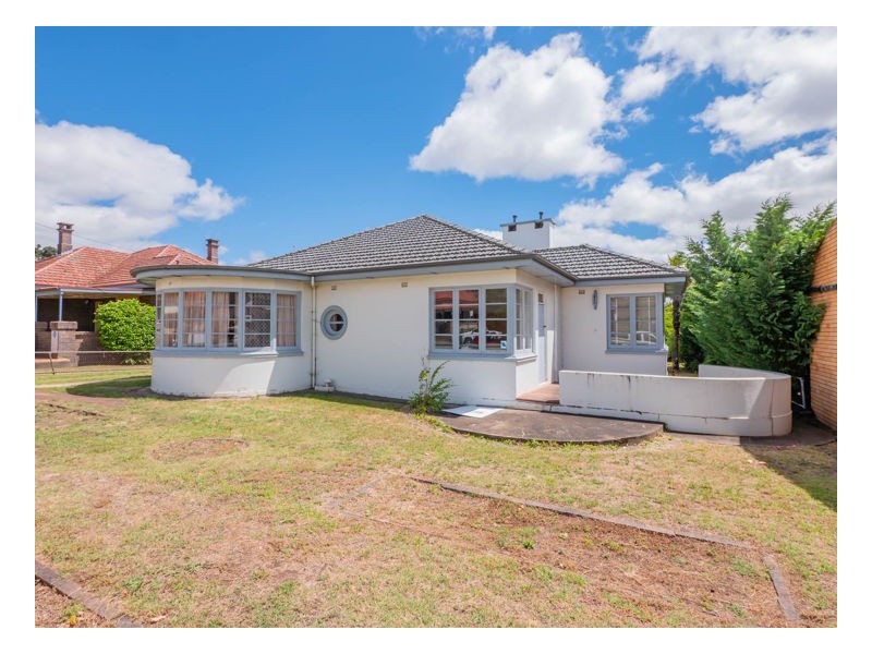 115 Barney Street, Armidale NSW 2350