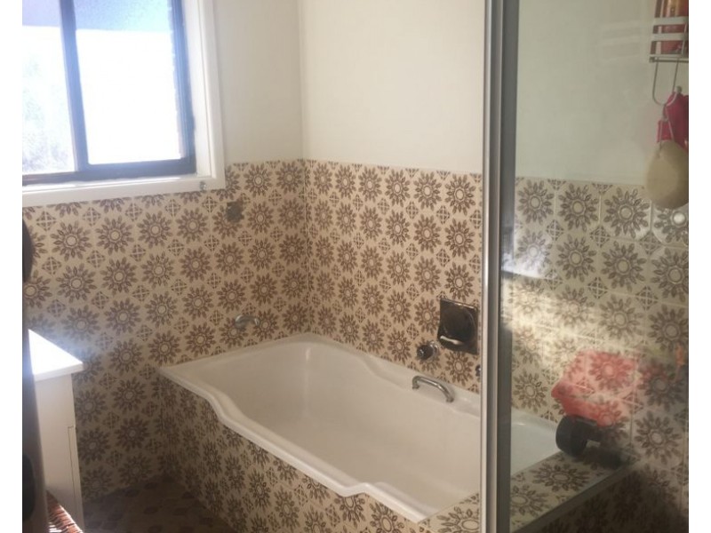 House 3, 11563 New England Highway, Armidale NSW 2350