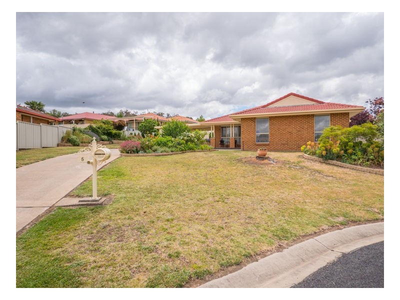 5 Chandler Close, Armidale NSW 2350