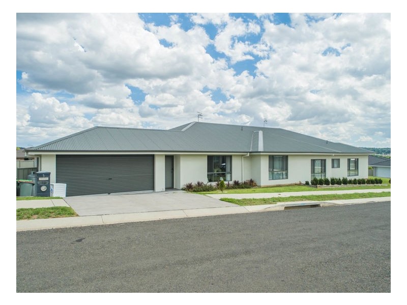 5 Peterson Drive, Armidale NSW 2350
