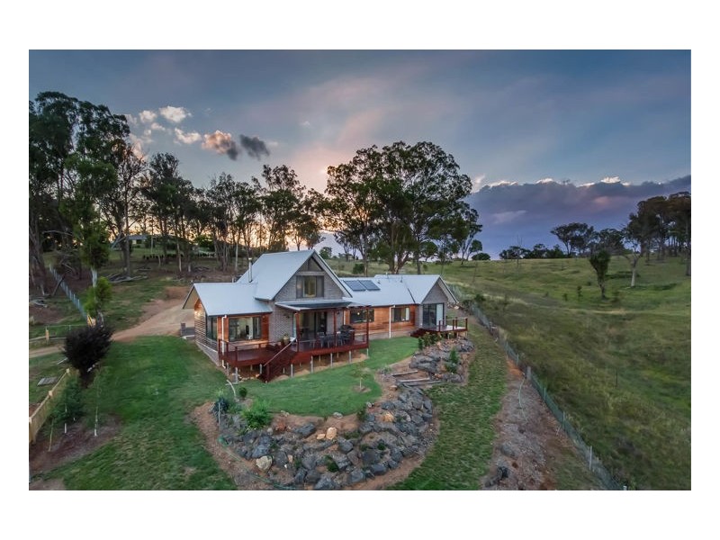 63 Herbert Park Road, Armidale NSW 2350