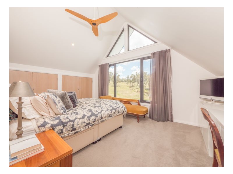 63 Herbert Park Road, Armidale NSW 2350