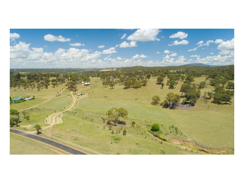 63 Herbert Park Road, Armidale NSW 2350