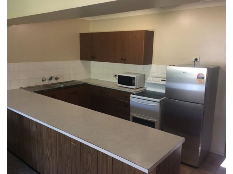 2/11 Queen Elizabeth Drive, Armidale NSW 2350