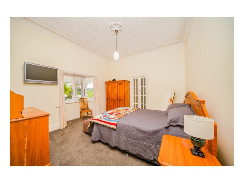 4 Park Street, Uralla NSW 2358