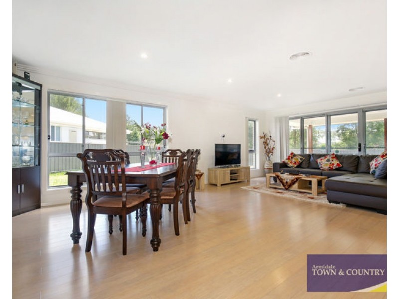 14 Albion Close, Armidale NSW 2350