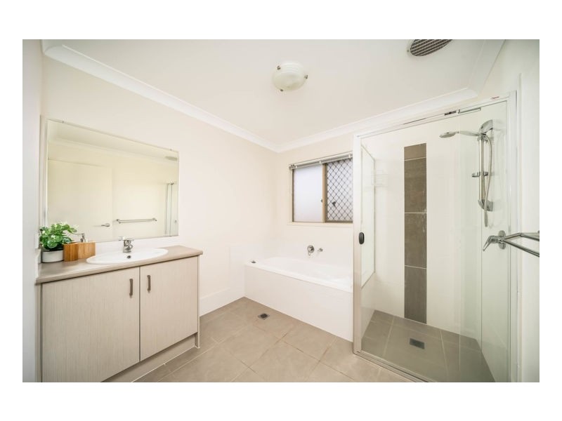 43 Claret Ash Drive, Guyra NSW 2365