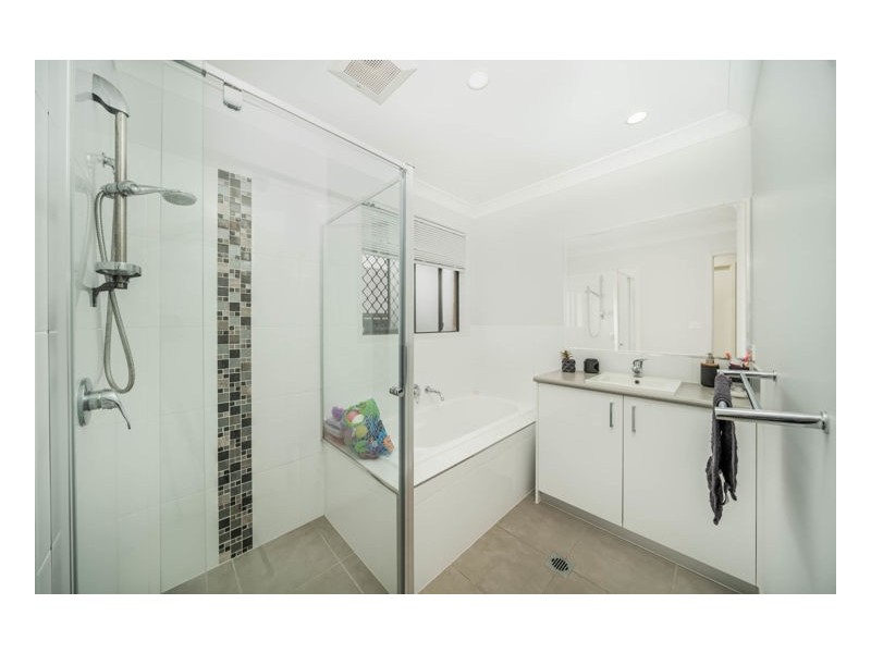 11 Schaefer Drive, Armidale NSW 2350