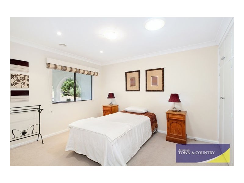 8 Barloo Road, Armidale NSW 2350