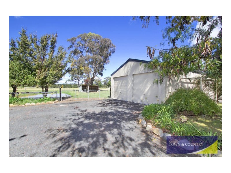 8 Barloo Road, Armidale NSW 2350