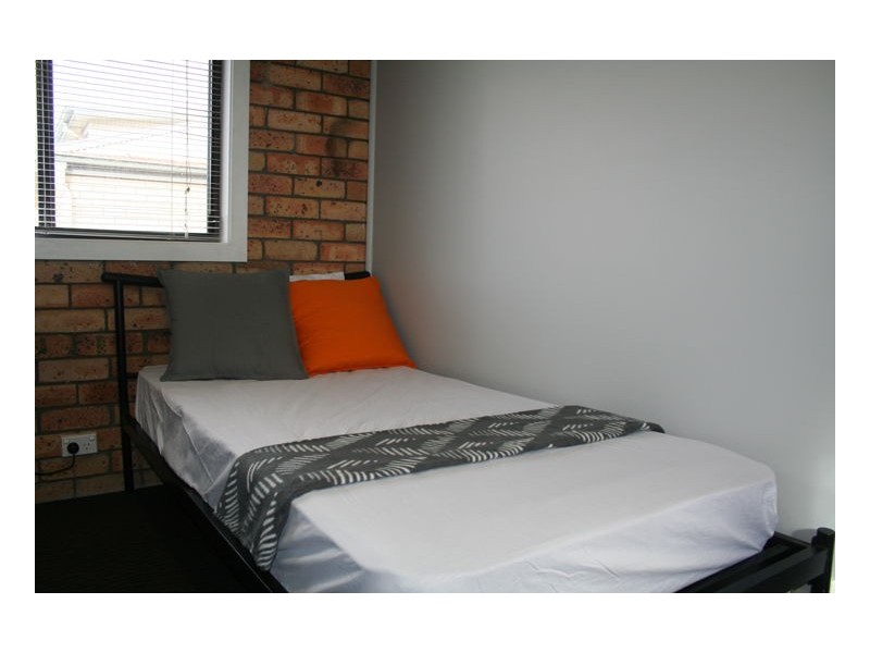 Room 8/4 Salmon Avenue, Armidale NSW 2350