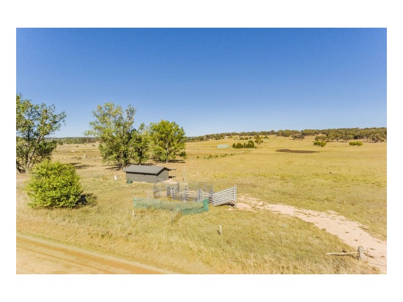 402 Dumaresq Road, Armidale NSW 2350
