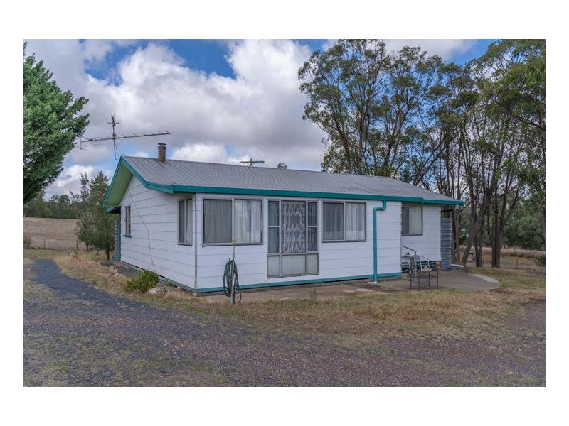 92 Kendall Road, Armidale NSW 2350